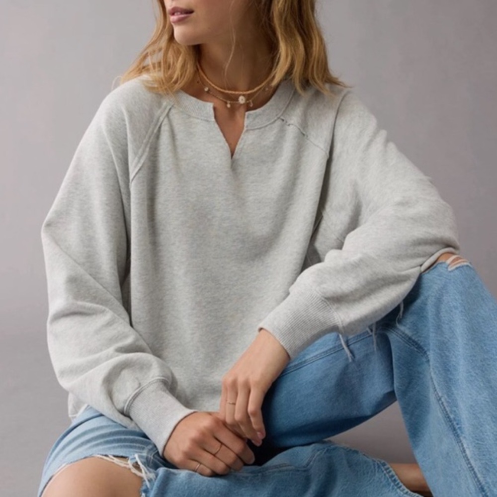 AE - Notch Neck Pullover Sweatshirt